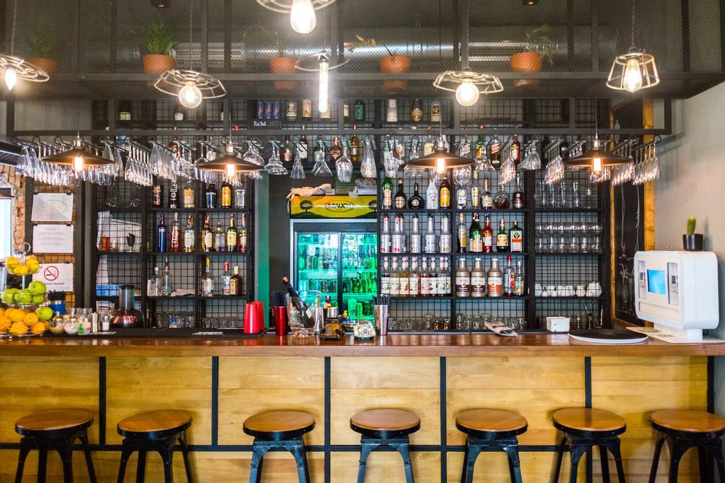 Destil Hostel Tiran Dış mekan fotoğraf
