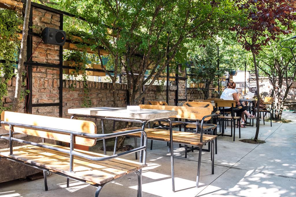 Destil Hostel Tiran Dış mekan fotoğraf