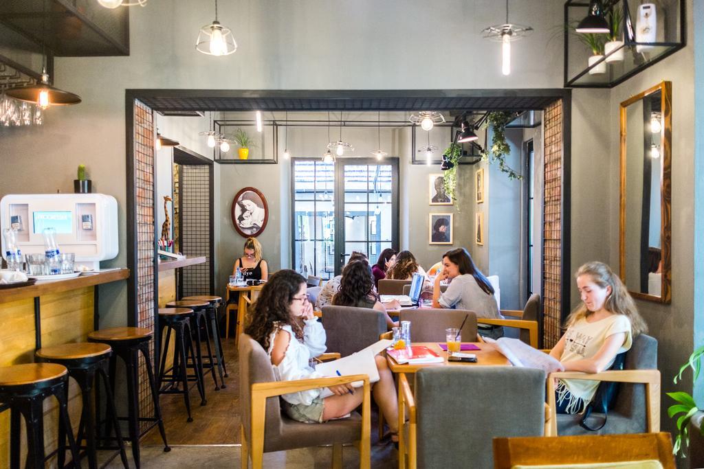 Destil Hostel Tiran Dış mekan fotoğraf
