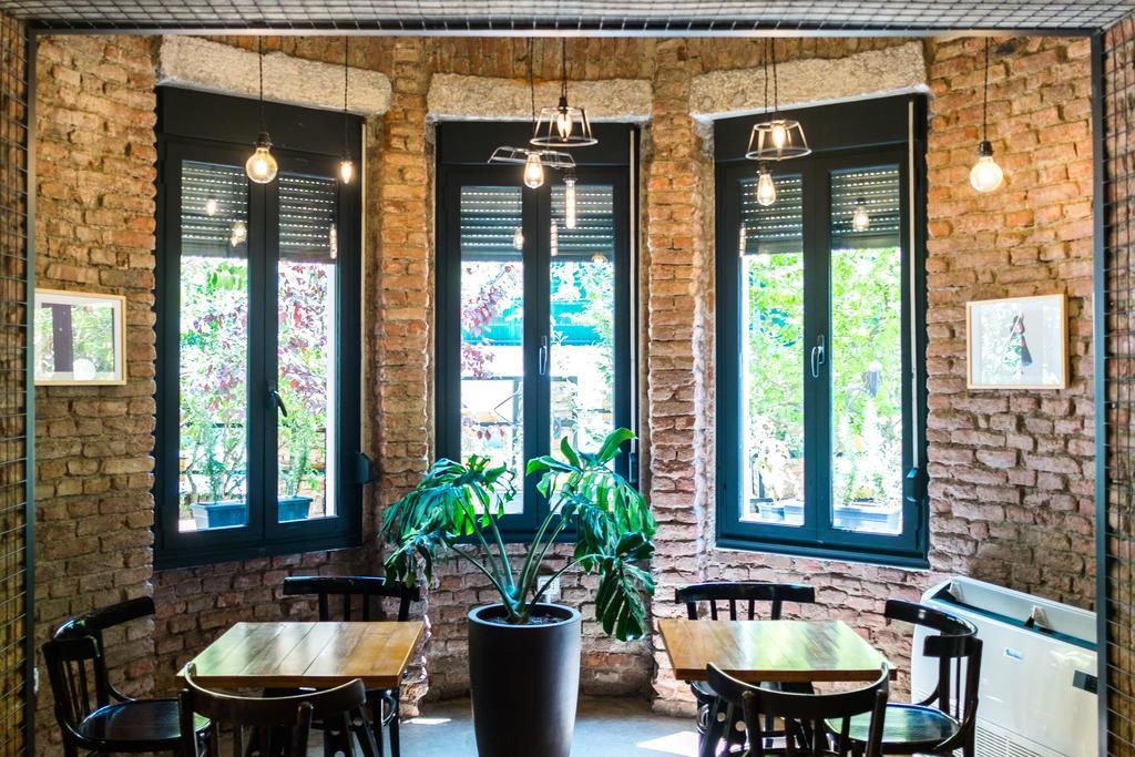 Destil Hostel Tiran Dış mekan fotoğraf